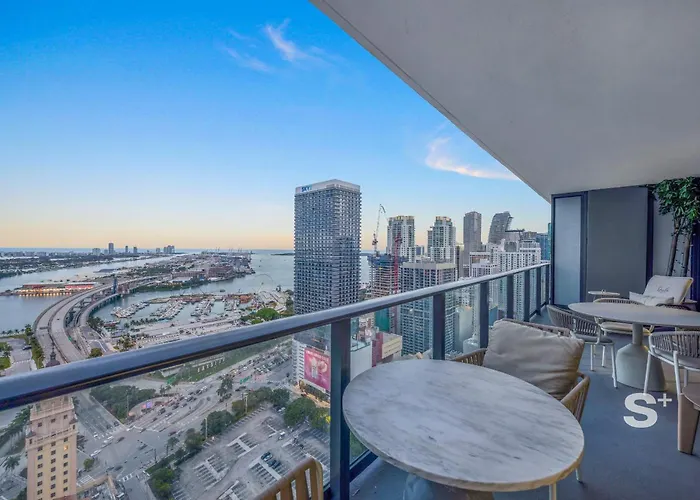 Stylish 2Bd In Downtown With Stunning Skyline View