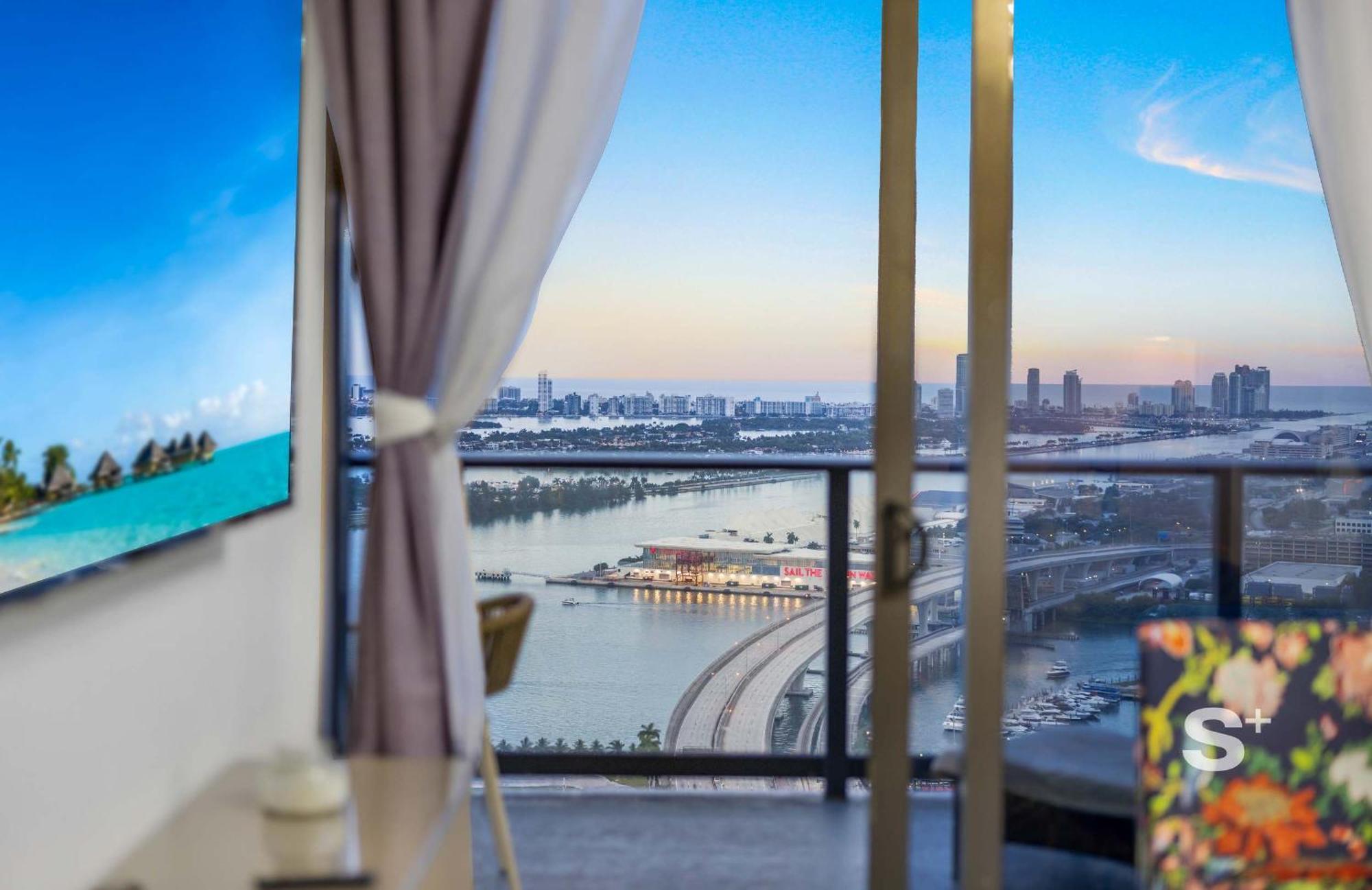 Stylish 2bd In Downtown With Stunning Skyline View Miami