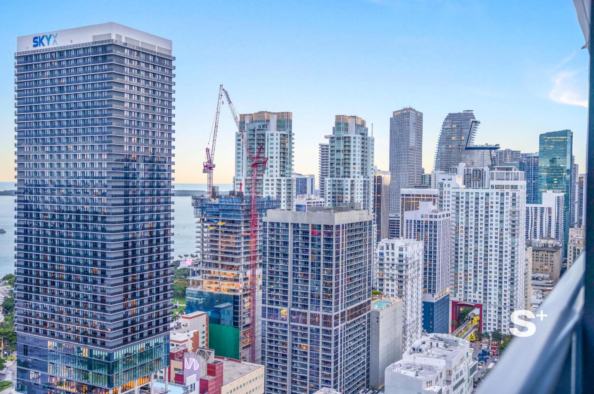 Apartment Stylish 2bd In Downtown With Stunning Skyline View